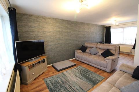 3 bedroom end of terrace house for sale, Cutters Close, Leicester LE19