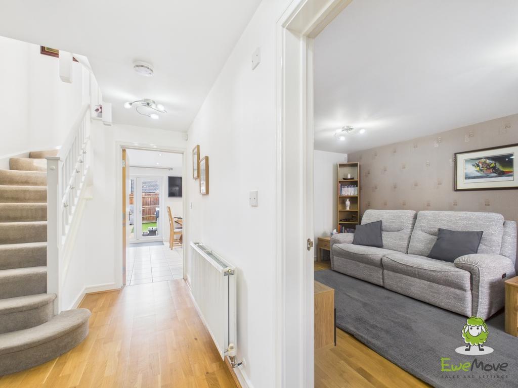 Ewe Move Estate Agents Basingstoke - Penton Way -Ha