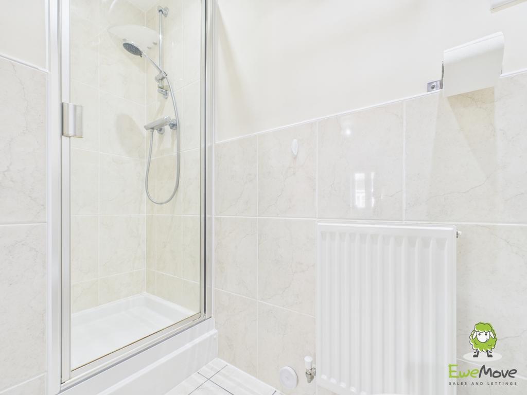Ewe Move Estate Agents Basingstoke - Penton Way -Un