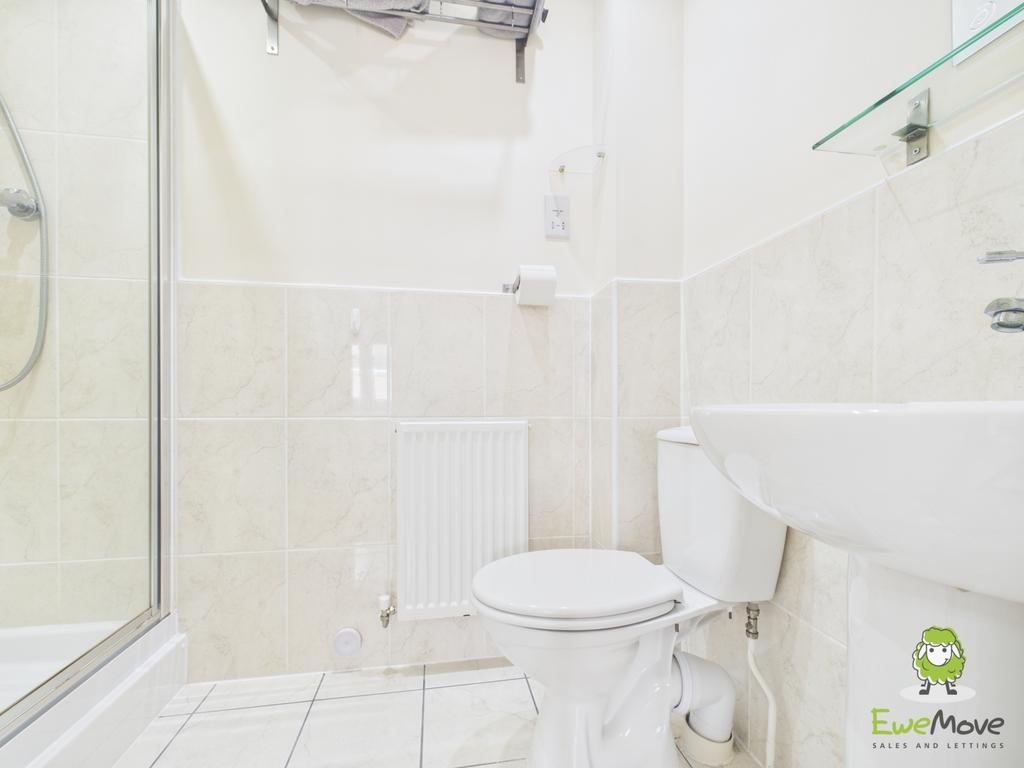 Ewe Move Estate Agents Basingstoke - Penton Way -En