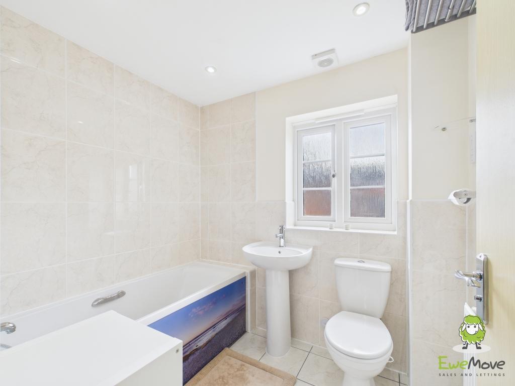 Ewe Move Estate Agents Basingstoke - Penton Way -Ba