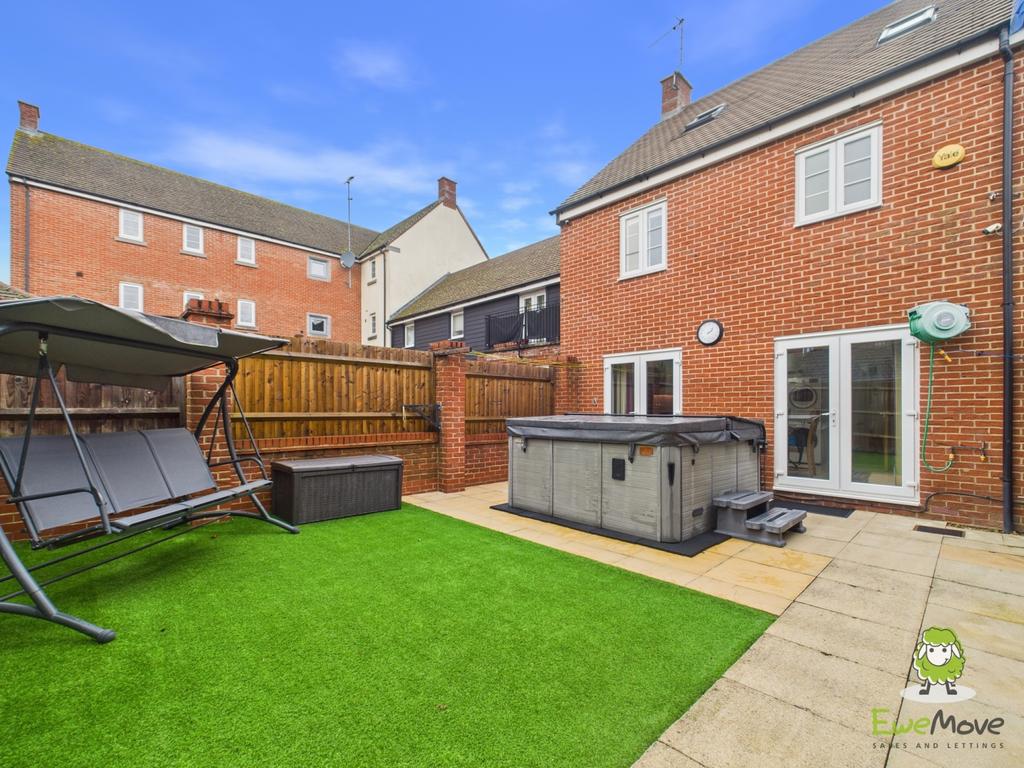 Ewe Move Estate Agents Basingstoke - Penton Way -Ga