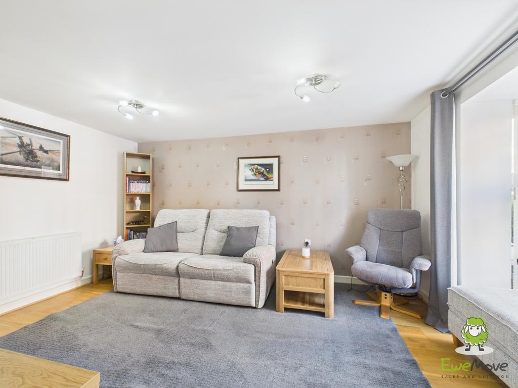 Ewe Move Estate Agents Basingstoke - Penton Way -Li
