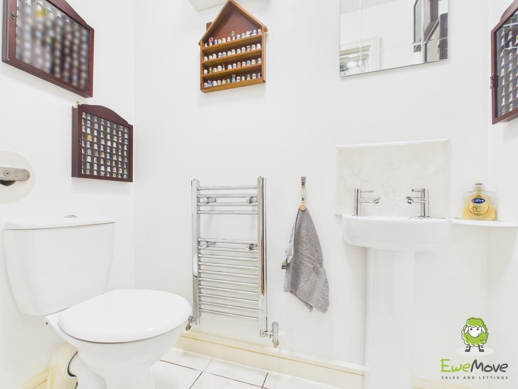 Ewe Move Estate Agents Basingstoke - Penton Way -WC