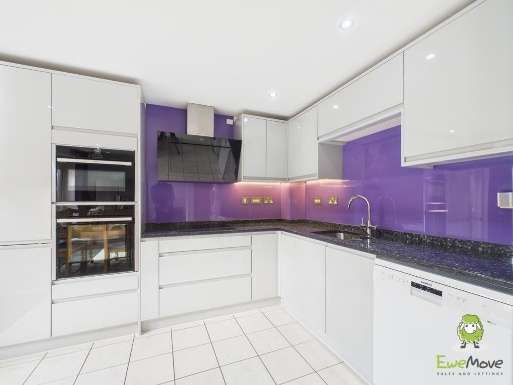Ewe Move Estate Agents Basingstoke - Penton Way -Ki