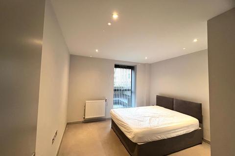 2 bedroom flat to rent, Singapore Road, London W13