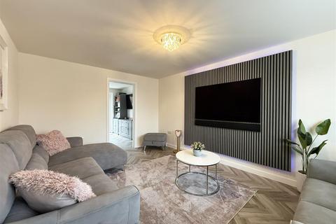 4 bedroom detached house for sale, Holland Drive, Preston Street, Shrewsbury