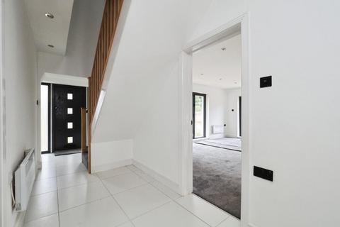 undefined, Sutton Passeys Crescent, Nottingham, NG8