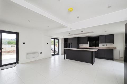 undefined, Sutton Passeys Crescent, Nottingham, NG8