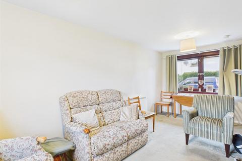 2 bedroom end of terrace house for sale, Glenkingie Street, Fort William PH33