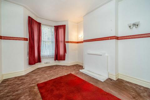 4 bedroom house for sale, Fontarabia Road, London SW11