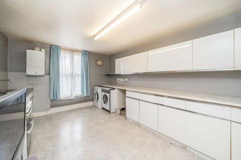 4 bedroom house for sale, Fontarabia Road, London SW11