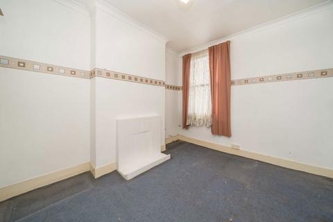 4 bedroom house for sale, Fontarabia Road, London SW11