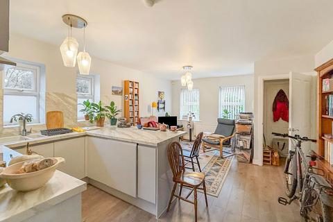 2 bedroom flat for sale, Sanderson Close, Hull HU5