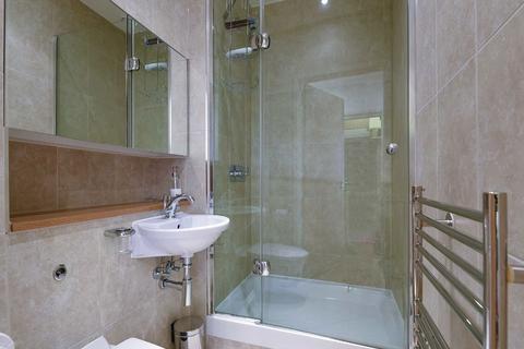 2 bedroom flat to rent, Wendle Square, London SW11