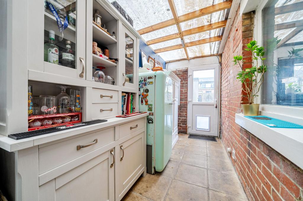 Lean-to