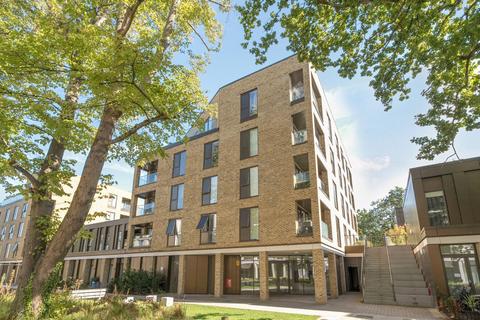 2 bedroom flat for sale, Hewitts Way, Walton On Thames, Surrey, KT12
