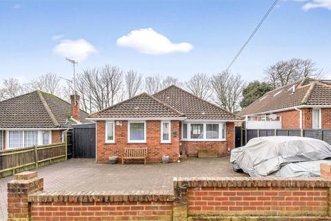 2 bedroom bungalow for sale, Beeches Avenue, Broadwater, Worthing, West Sussex, BN14