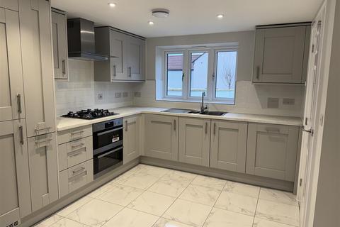 2 bedroom terraced house to rent, Singh Street, Wellington