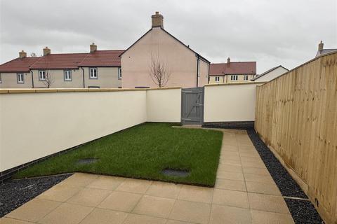 2 bedroom terraced house to rent, Singh Street, Wellington