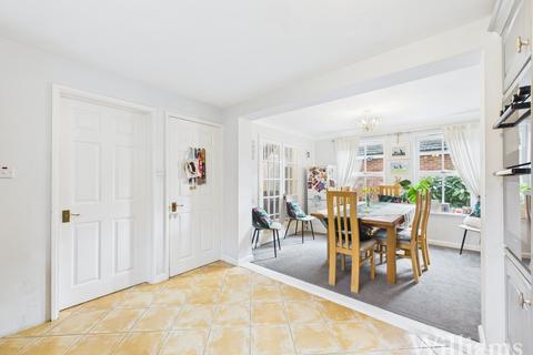 4 bedroom detached house for sale, Swan Close, Aylesbury HP19