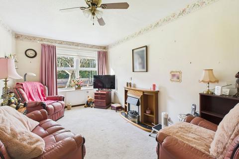 1 bedroom flat for sale, Gainsborough Lodge, 136, South Farm Road, Worthing, BN14 7ED