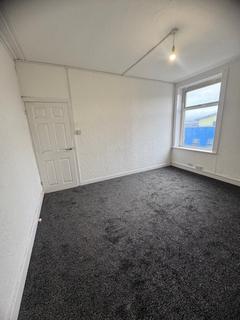 2 bedroom flat to rent, 76a Oak Lane, BD9 4RE