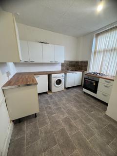 2 bedroom flat to rent, 76a Oak Lane, BD9 4RE