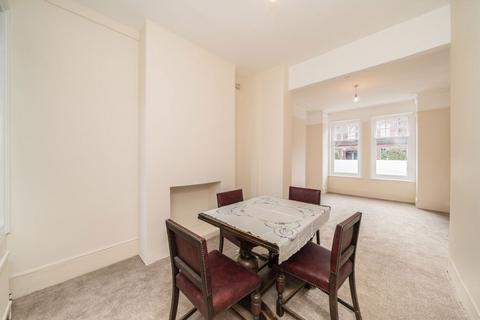 4 bedroom terraced house for sale, Amesbury Avenue, London SW2