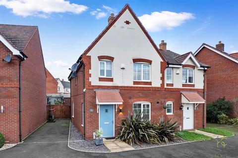 3 bedroom semi-detached house for sale, Crump Way, Evesham WR11