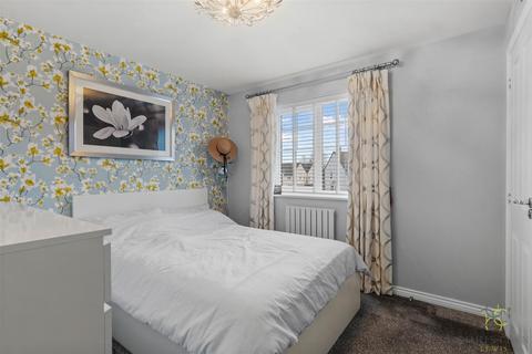 3 bedroom semi-detached house for sale, Crump Way, Evesham WR11