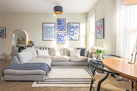 3 bedroom apartment for sale, Kelmscott Road, London, SW11