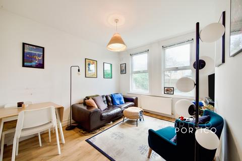 2 bedroom flat to rent, Harris Street, London, E17