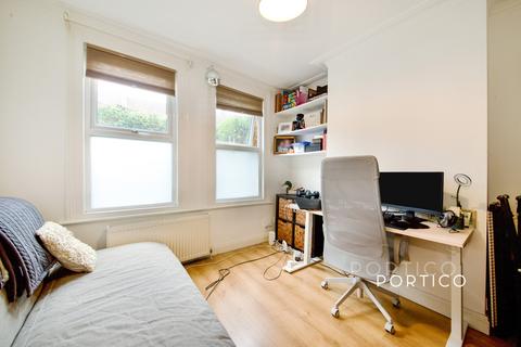 2 bedroom flat to rent, Harris Street, London, E17