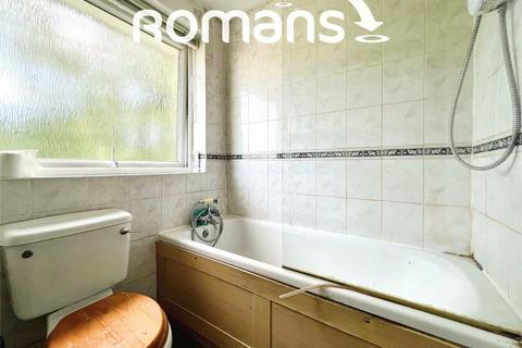 1 bedroom in a house share to rent, Ashdown Avenue, Farnborough, GU14