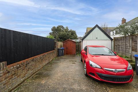 1 bedroom flat for sale, Lyndhurst Road, Worthing, West Sussex, BN11