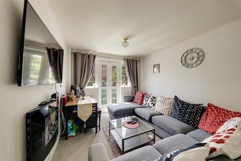 2 bedroom flat for sale, Stoke Abbott Road, Worthing, BN11