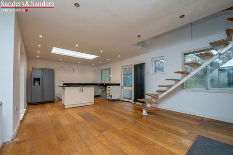 undefined, The Bank, Bidford-on-Avon, Alcester, B50