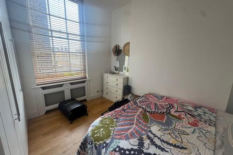 1 bedroom flat to rent, Regents Park Road, London NW1