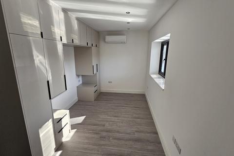 undefined, Croydon CR0