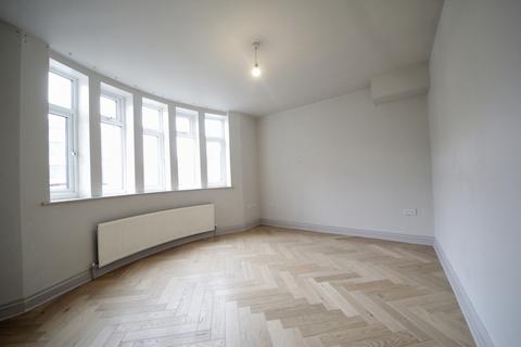 2 bedroom flat to rent, Brookhill Road, EN4