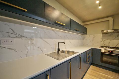 2 bedroom flat to rent, Brookhill Road, EN4