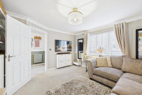 3 bedroom detached house for sale, Westlake Gardens, Tadley, RG26