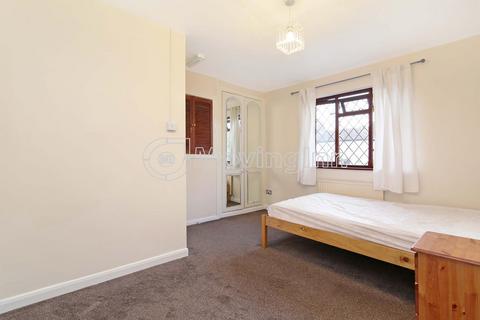 undefined, Oak Grove Road Penge SE20 7RQ