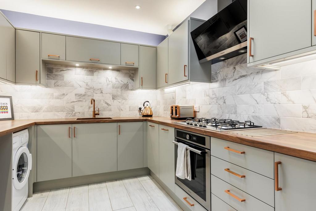 Flat1,9 Kingsbridge Road-14web72.jpg