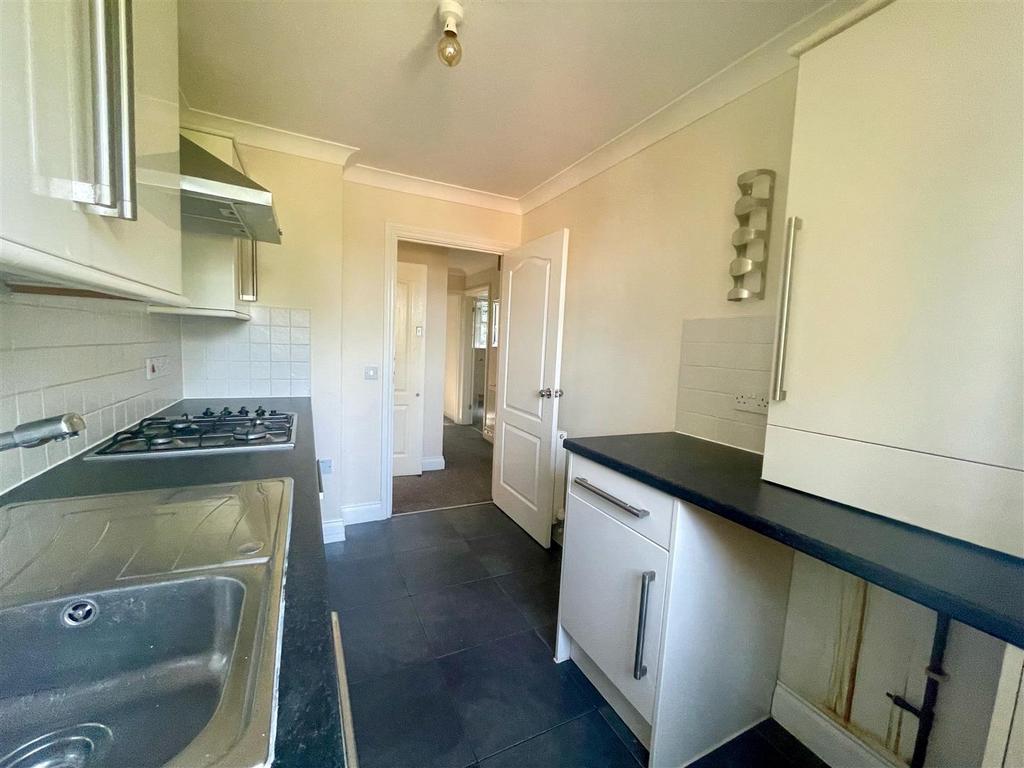 Kitchen 1.jpg
