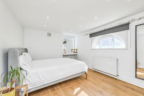 2 bedroom flat for sale, Harleyford Road, London SE11