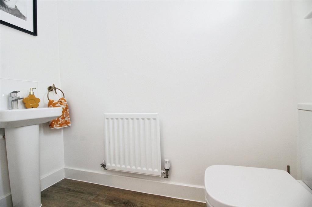 Cloakroom/Wc