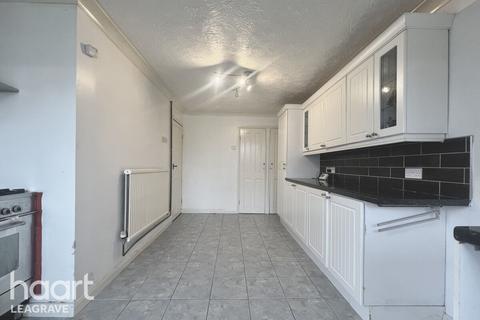 3 bedroom semi-detached house for sale, Brooklands Close, Luton