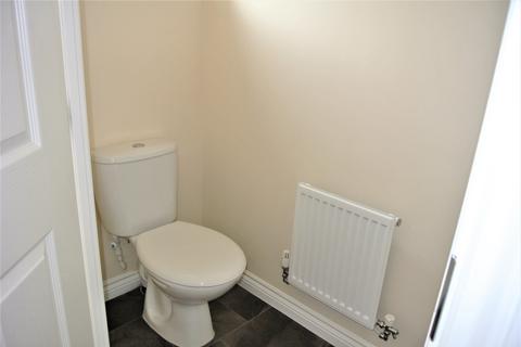 2 bedroom terraced house to rent, Lord Nelson Drive, Norwich NR5